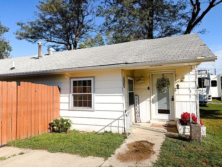 555 Lincoln Ave SW photo 1
