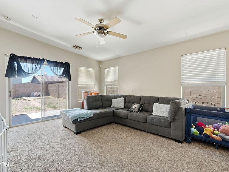 45359 W DESERT GARDEN Road photo 3