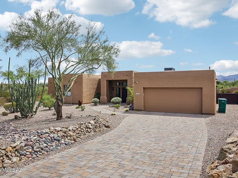 7648 N Quail Ridge Dr photo 2