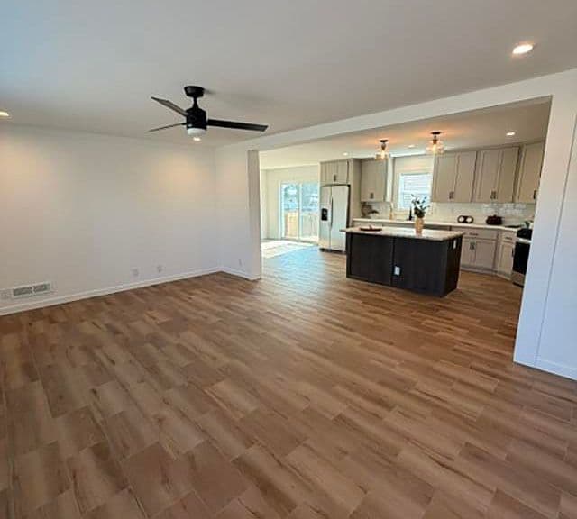 2025 Mary Elizabeth Ln photo 2