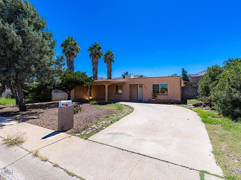 5062 E RAFFAELE Drive photo 2