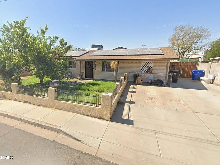 610 S 1ST Street photo 1