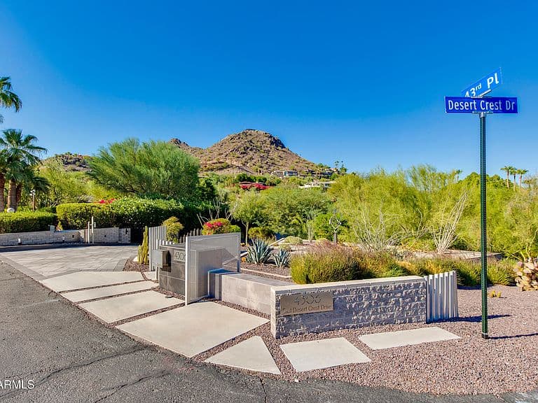 4306 E DESERT CREST Drive photo 2