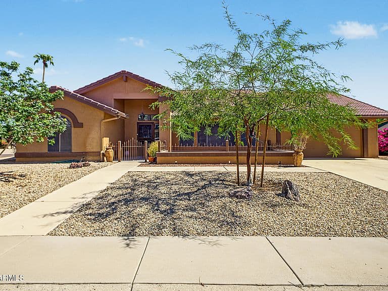17211 N DESERT GLEN Drive photo 1