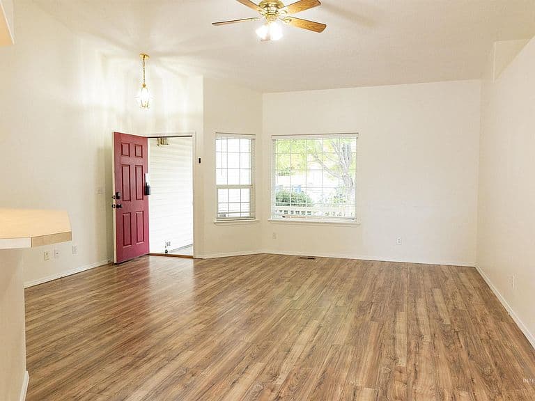1320 W Hasket Cir photo 3