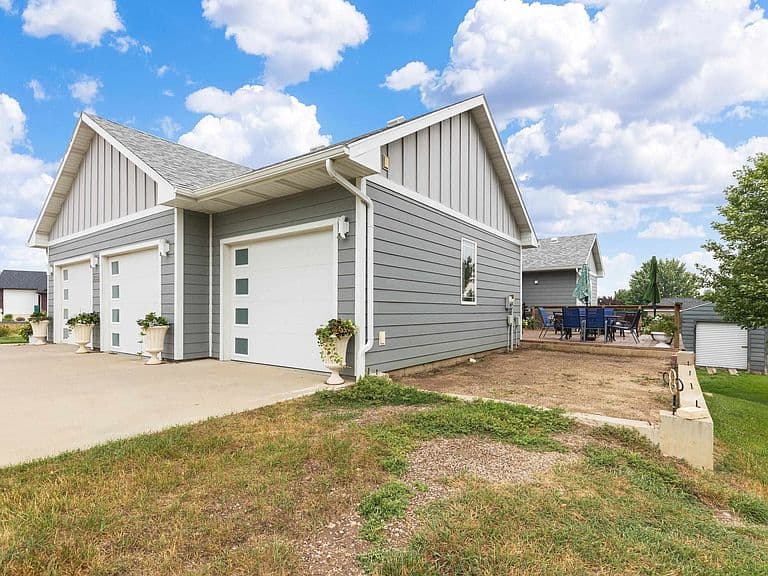 2358 Wildhorse Dr photo 4