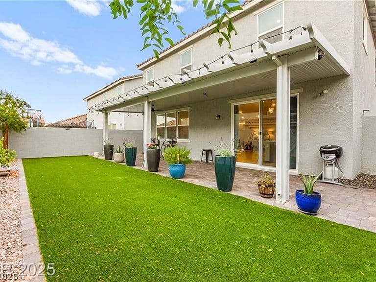 7502 Lush Oasis Ave photo 5