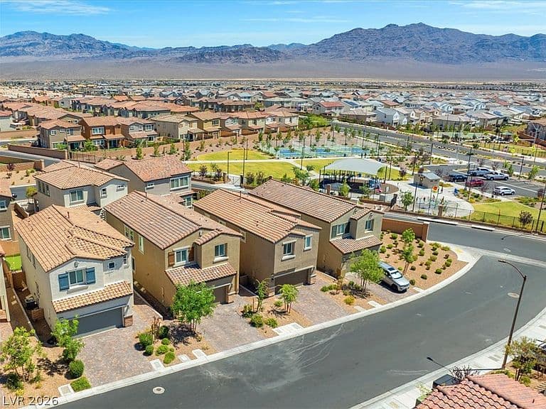 10596 Deibel Ave photo 4