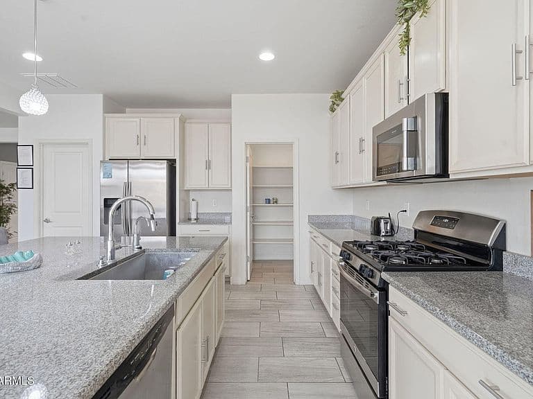 4515 W PEARCE Road photo 3