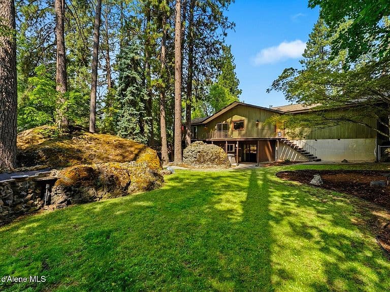 1023 N Crestline Dr photo 5