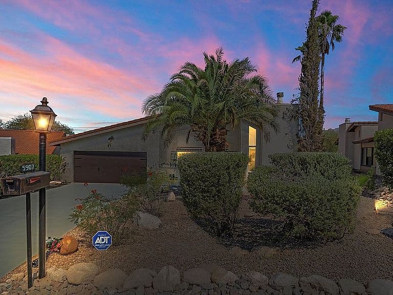 5907 N Placita Del Conde photo 1