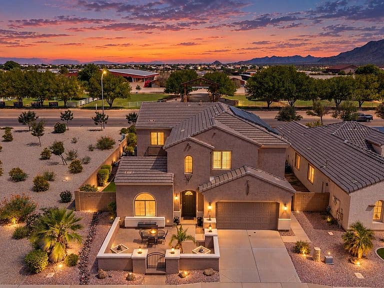 6905 S Sapphire Way photo 2