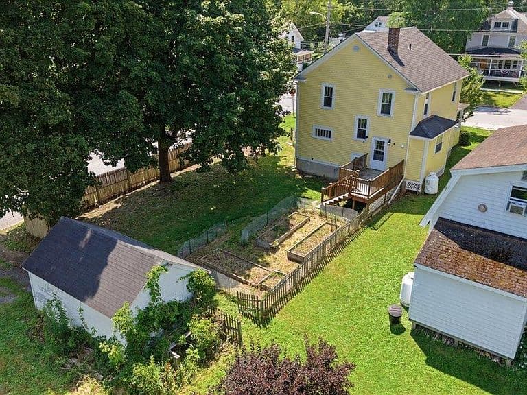 301 Elm Street photo 4