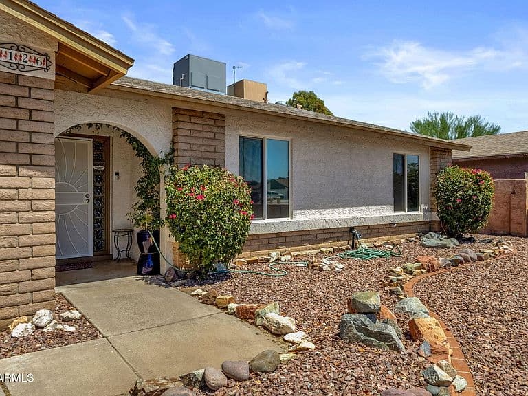4126 W SWEETWATER Avenue photo 5