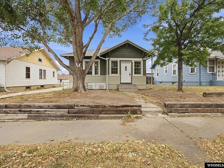 409 S McKinley St photo 2