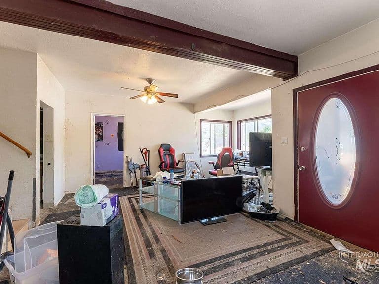 621 Teddy Ave photo 3