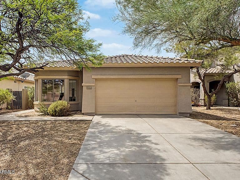 40832 N HEARST Drive photo 1