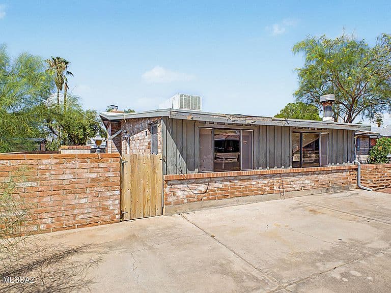 6333 E Hayne St photo 3