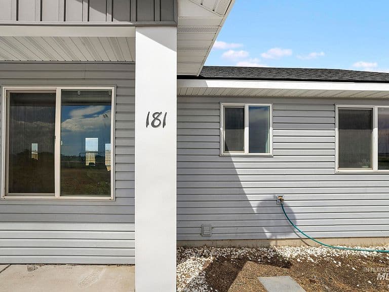 181 Huntley Rd photo 5