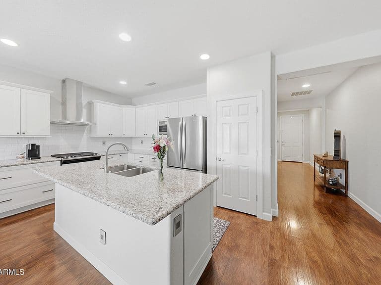20803 W Ridge Road photo 2