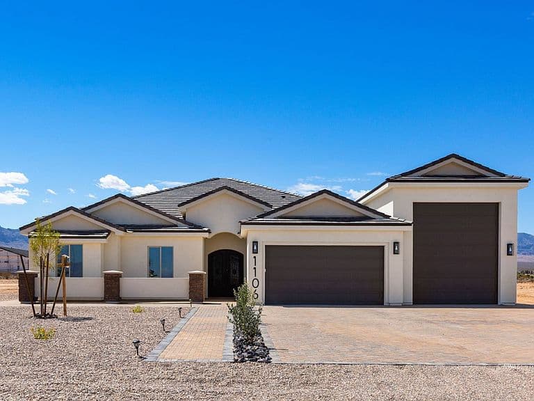 1106 E Las Vegas Way photo 1