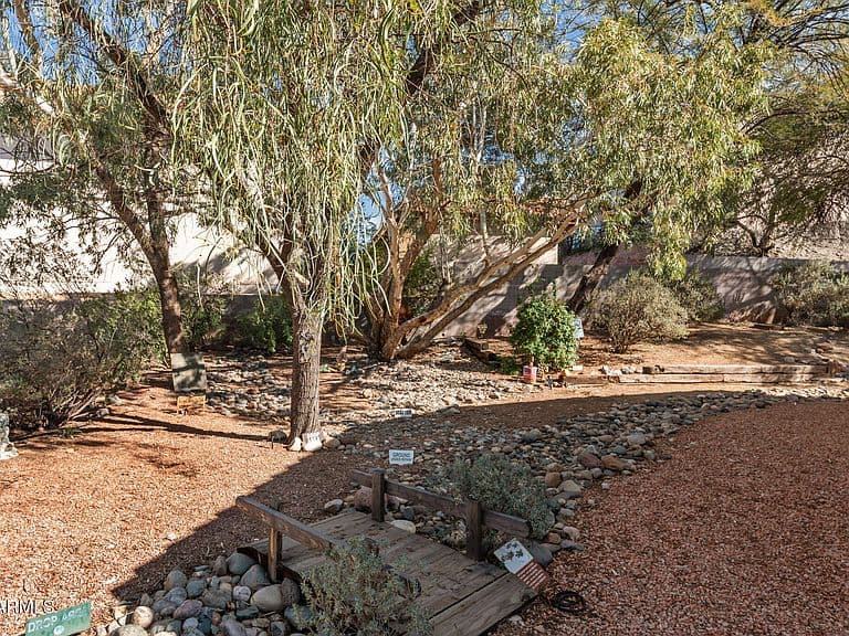 2105 W Terrace Drive photo 3