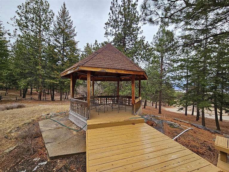 645 Alvista Loop photo 3
