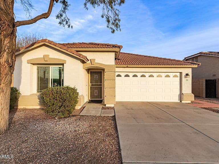 283 N 152nd Dr photo 4