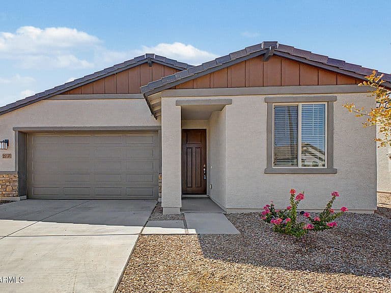 25137 W WAYLAND Drive photo 2