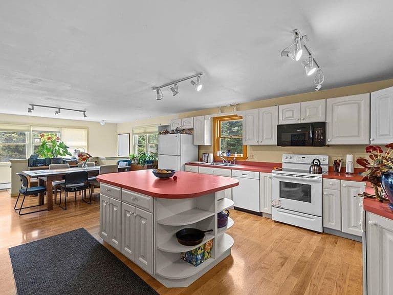 74 Pratt Road photo 5