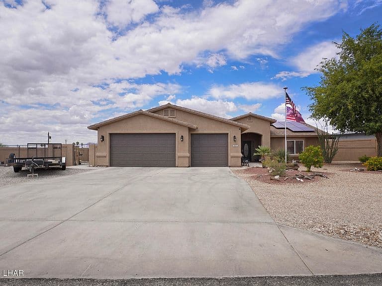 2811 Inca Dr photo 2