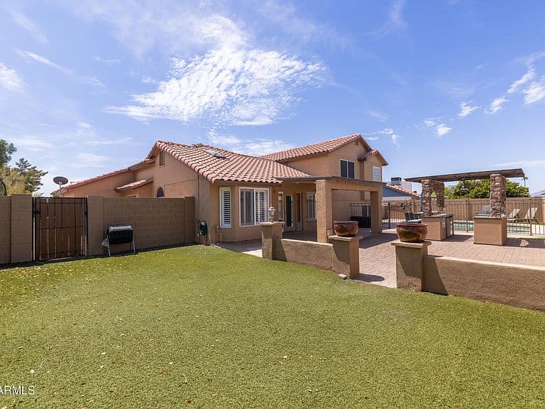 6108 W SHANGRI LA Road W photo 4