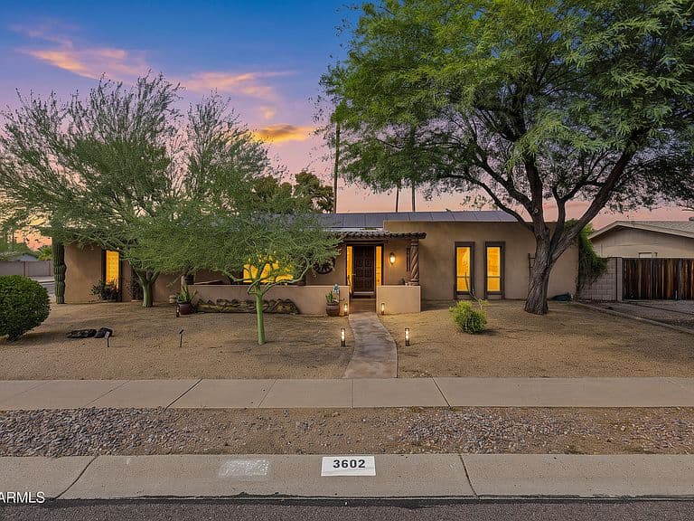 3602 E DESERT COVE Avenue photo 3