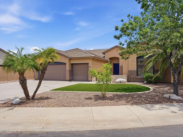 7037 S TROPHY Lane photo 2