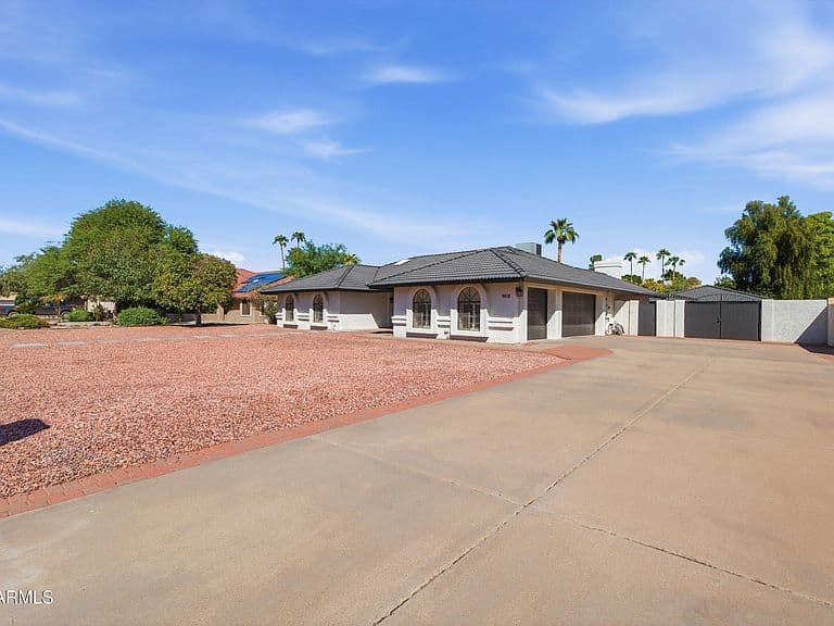 8612 W VIA MONTOYA Drive photo 3