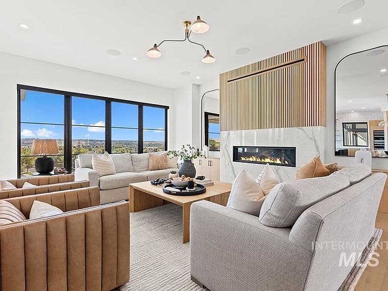 2430 S Palmatier Ln photo 5