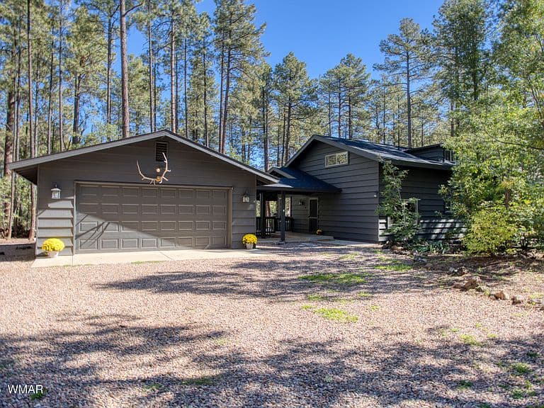 3680 Woodpecker Ln photo 1