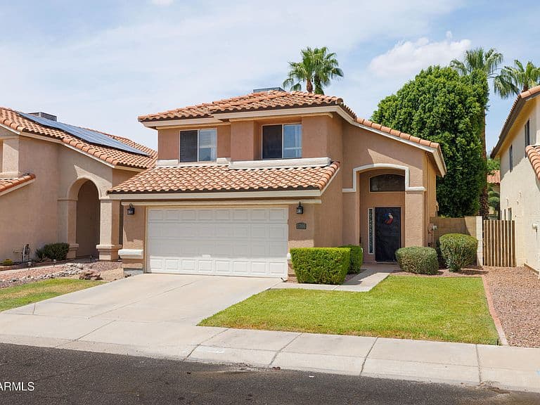 1306 E HELENA Drive photo 2