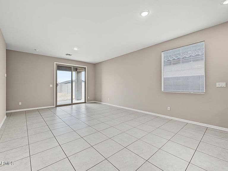 10830 W MARGUERITE Avenue photo 5