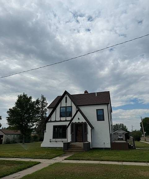 403 4th St SE photo 2