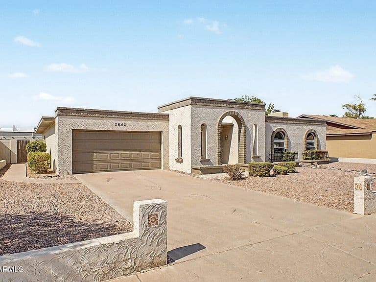 2642 W ONZA Avenue photo 3