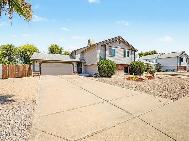 6730 E JUNIPER Street photo 3
