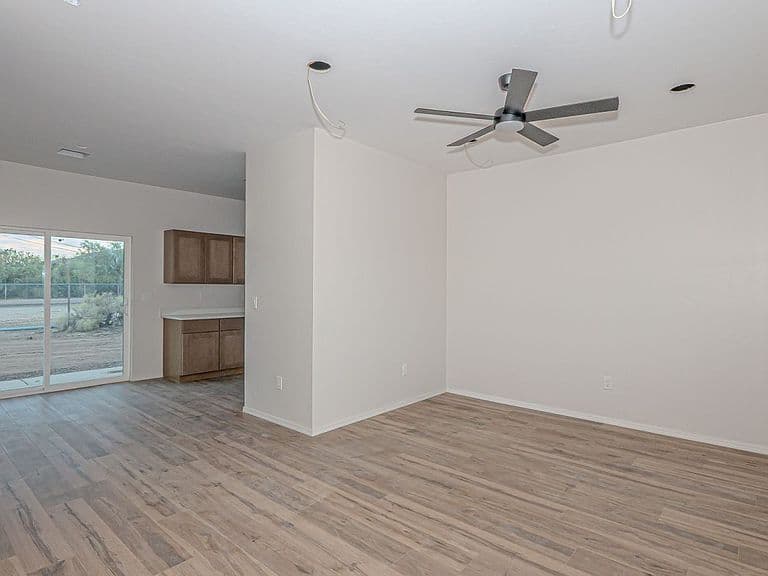 1433 W Lebanon Springs Trl photo 2