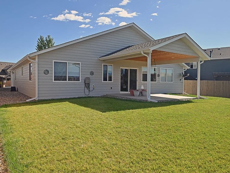1721 Lookout Point Dr photo 4
