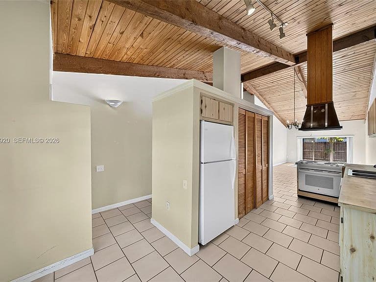 13504 SW 102nd Ln photo 3