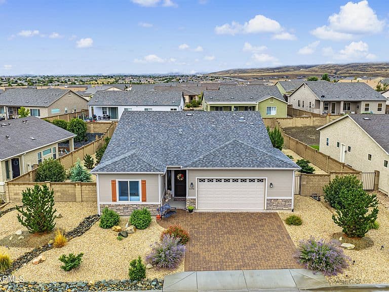 5276 N ELLIOT Avenue photo 1