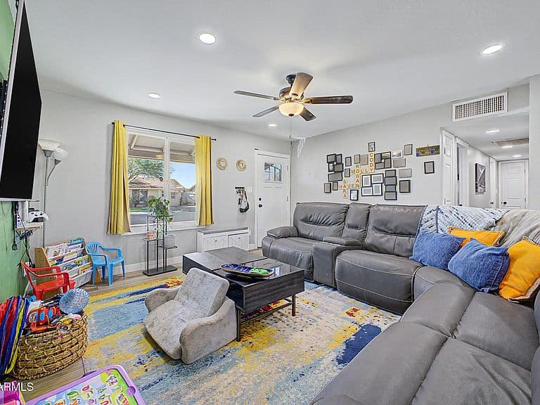 3844 W CARIBBEAN Lane photo 5