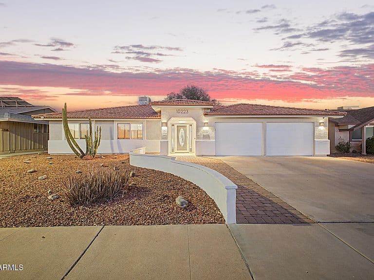 10223 W DESERT HILLS Drive photo 1