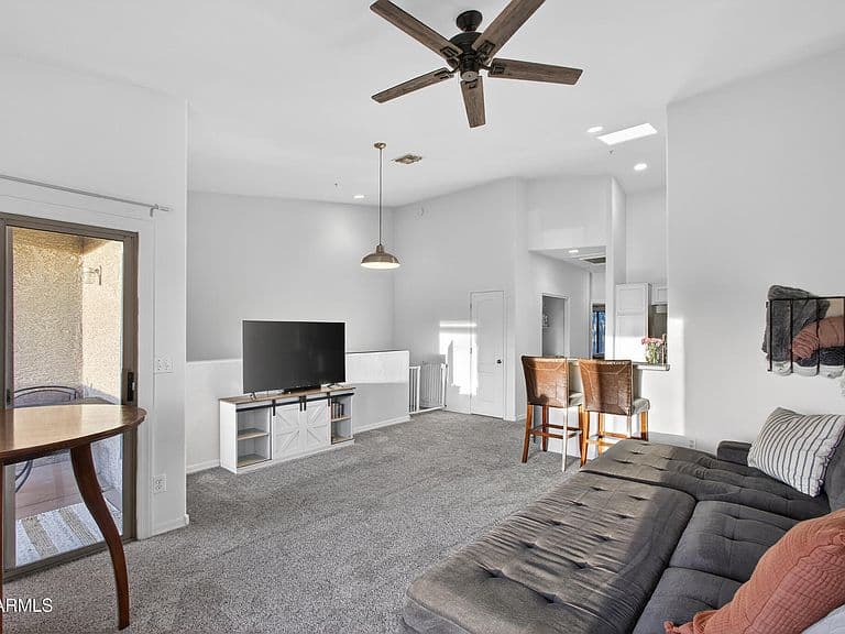 1406 W EMERALD Avenue #118 photo 2