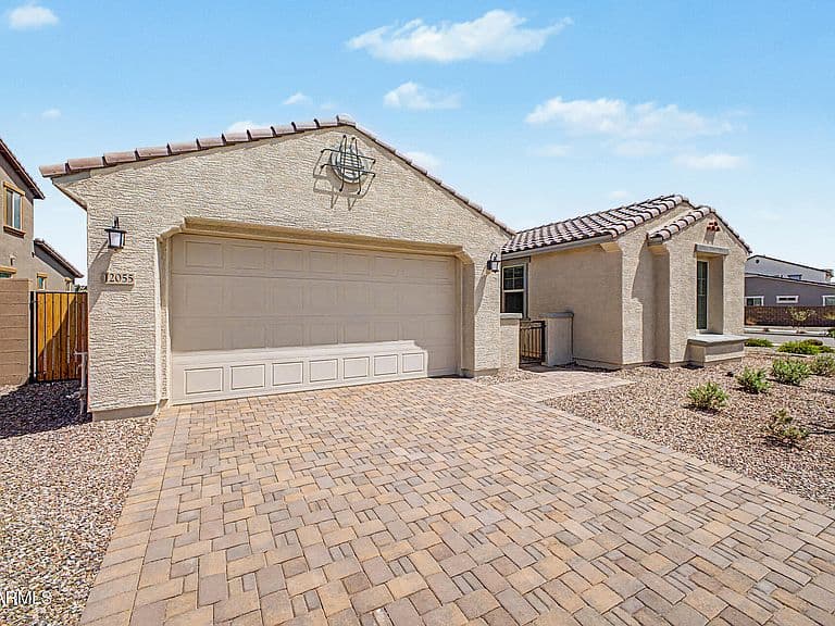 12055 N 169TH Avenue photo 2